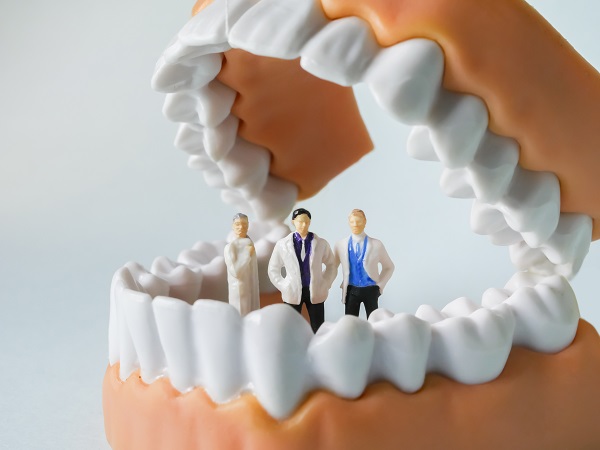 How A Dentist Can Save A Broken Tooth